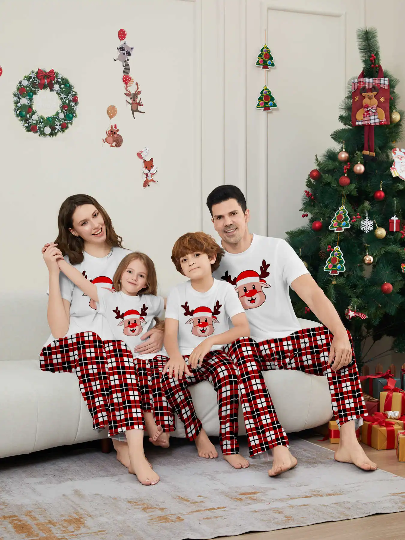 New Year's Costumes Short Sleeve Christmas Pyjamas Set Adults Kids Matching Outfits Cute Elk Print T-shirt+Trousers Loungewear New Year's Costumes Short Sleeve Christmas Pyjamas Set Adults Kids Matching Outfits Cute Elk Print T-shirt+Trousers Loungewear