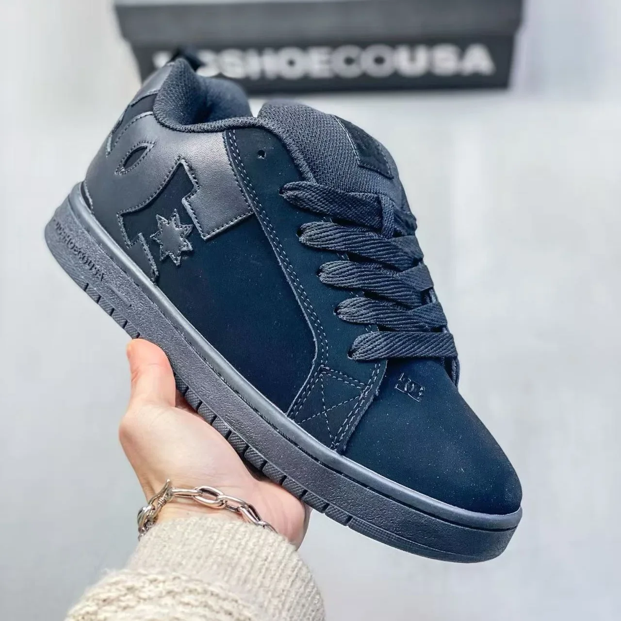 Unisex Fashion Skate Shoes Casual Leather Sneakers Low Top Anti-Slip Flat Skateboard Shoes Korean Streetwear Autumn Winter Unisex Fashion Skate Shoes Casual Leather Sneakers Low Top Anti-Slip Flat Skateboard Shoes Korean Streetwear Autumn Winter