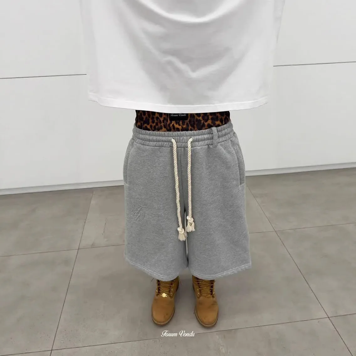 American High Street Fashion Brand Y2K Double Waist Embroidered Design Casual Loose Five Quarter Shorts American High Street Fashion Brand Y2K Double Waist Embroidered Design Casual Loose Five Quarter Shorts