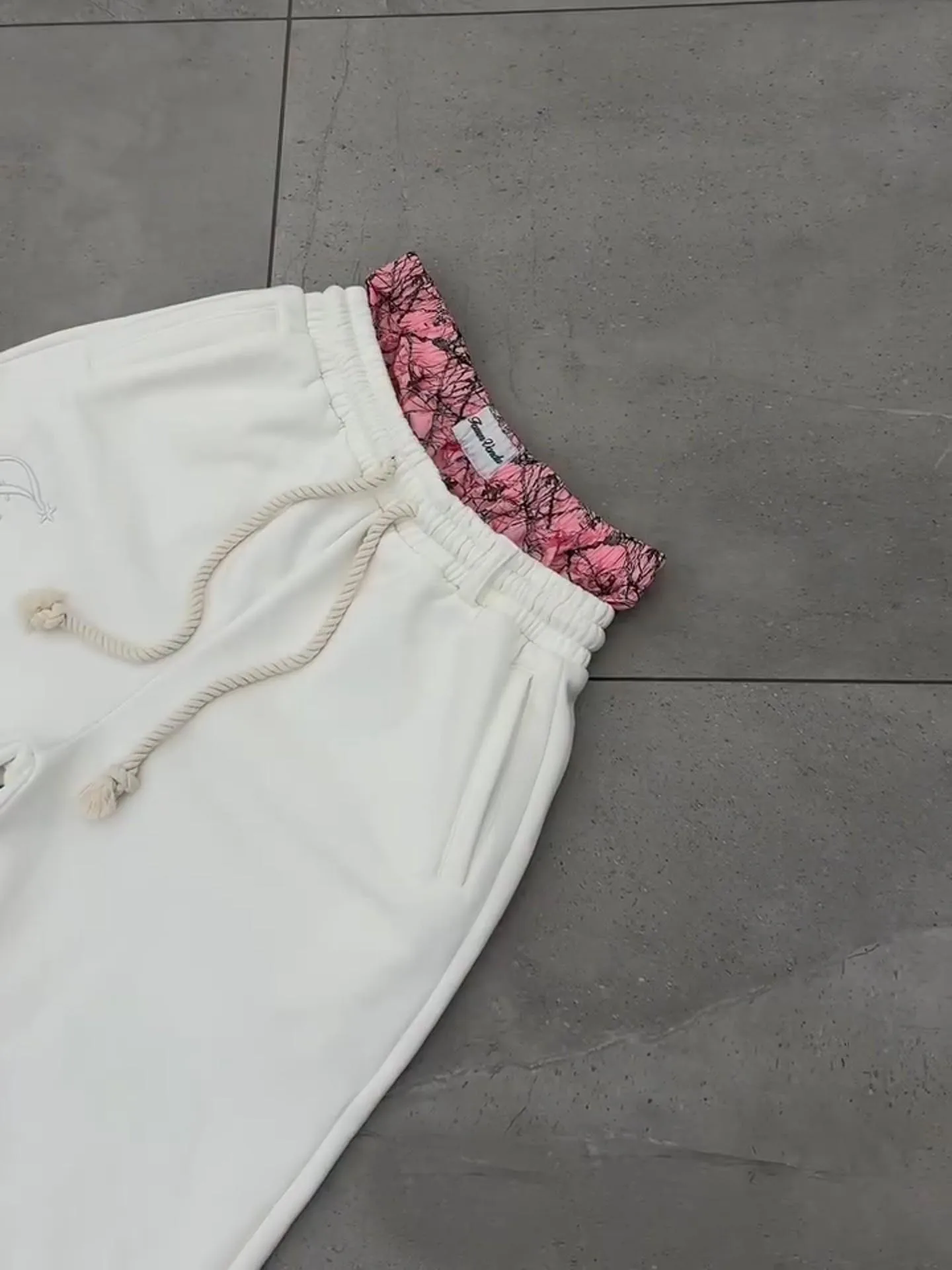 American High Street Fashion Brand Y2K Double Waist Embroidered Design Casual Loose Five Quarter Shorts American High Street Fashion Brand Y2K Double Waist Embroidered Design Casual Loose Five Quarter Shorts