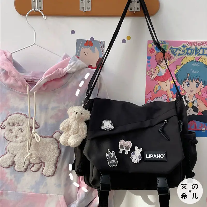 Fashion Unisex Large Capacity Shoulder Bag Japanese Harajuku with Badge Messenger Bag Teenage Student Crossbody Book Bags