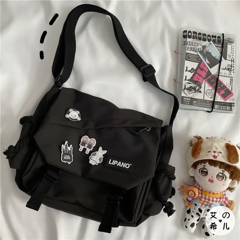 Fashion Unisex Large Capacity Shoulder Bag Japanese Harajuku with Badge Messenger Bag Teenage Student Crossbody Book Bags